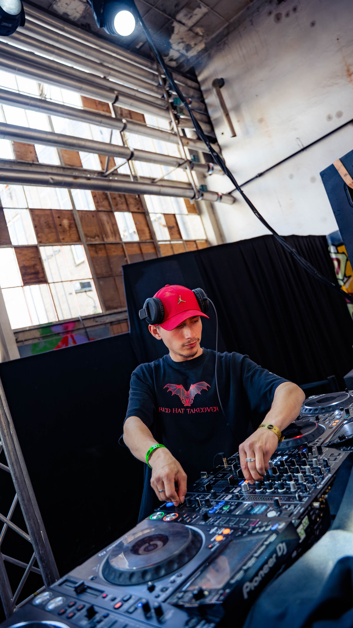 Loading... just a sec